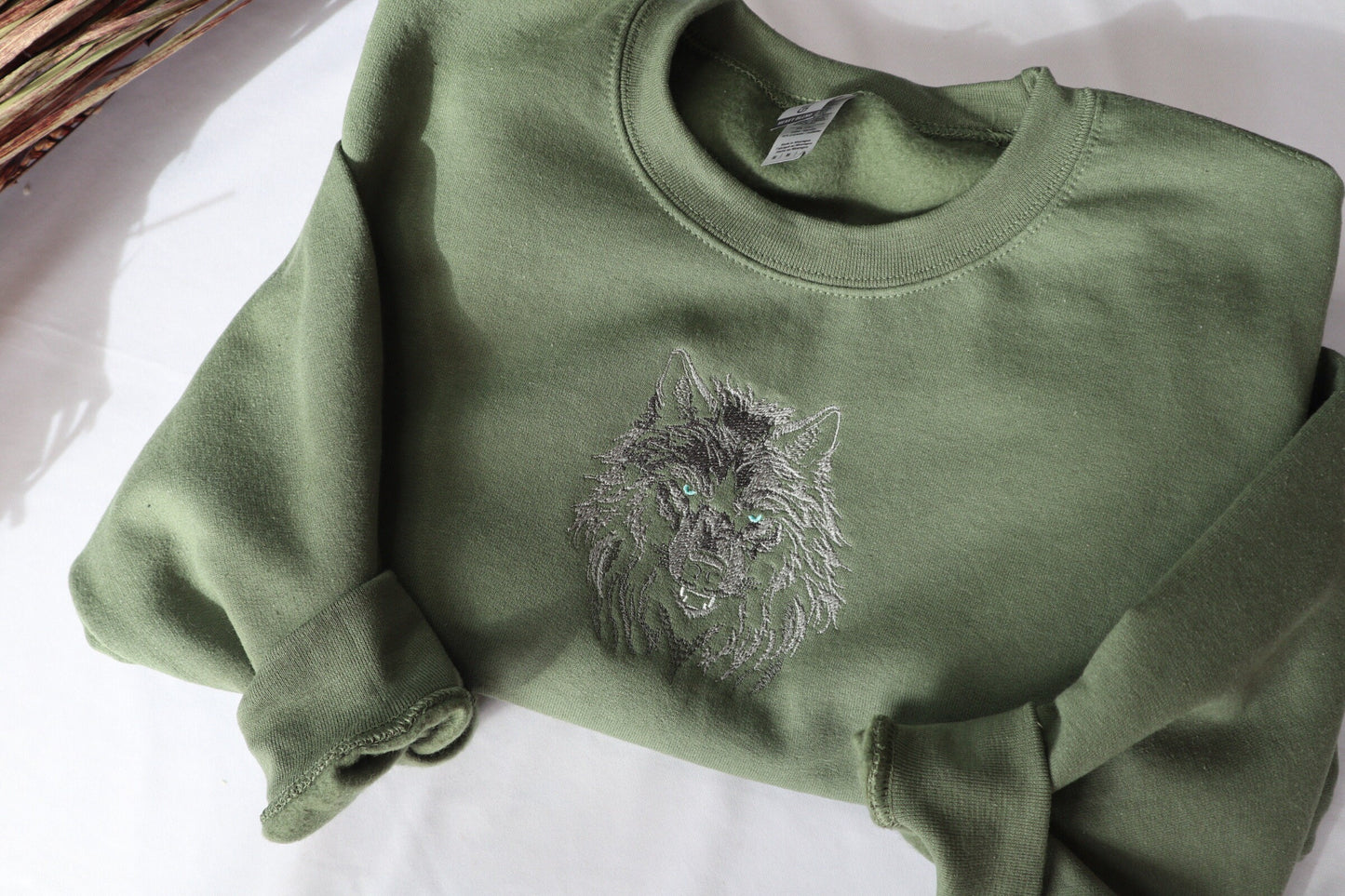 Wolf Embroidered Sweatshirt