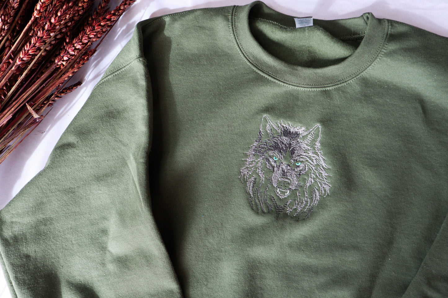 Wolf Embroidered Sweatshirt