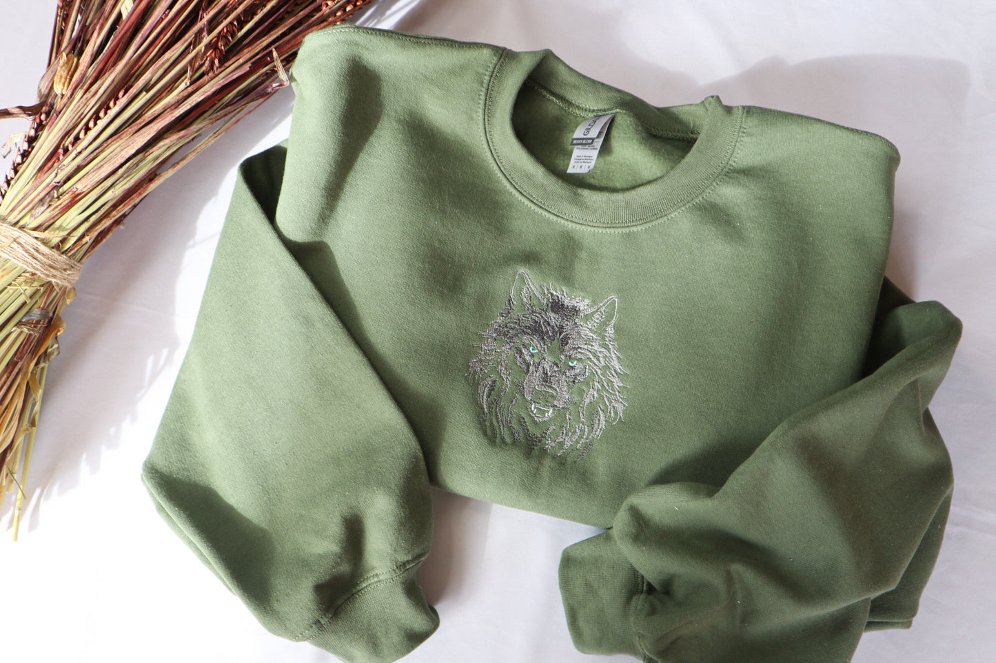 Wolf Embroidered Sweatshirt